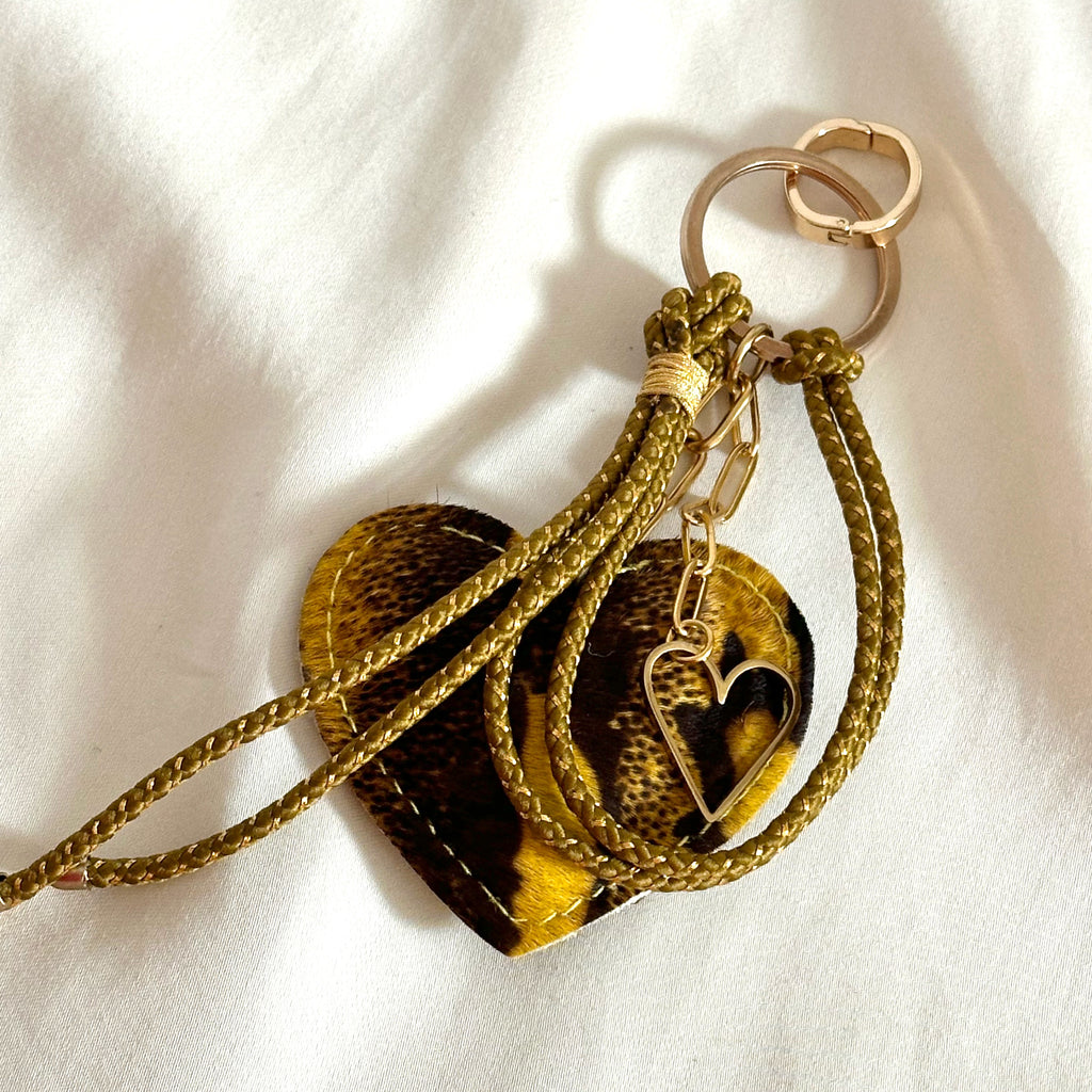 bag charm met hart hanger in dierenprint